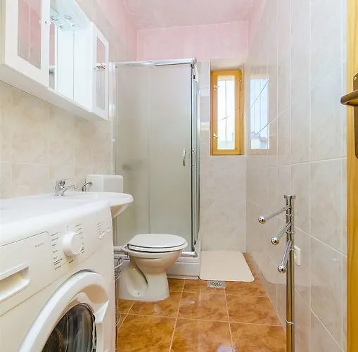 Semesterbostad House Srecko Miškovići