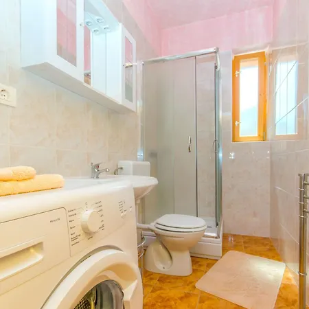 House Srecko Holiday home Miskovici